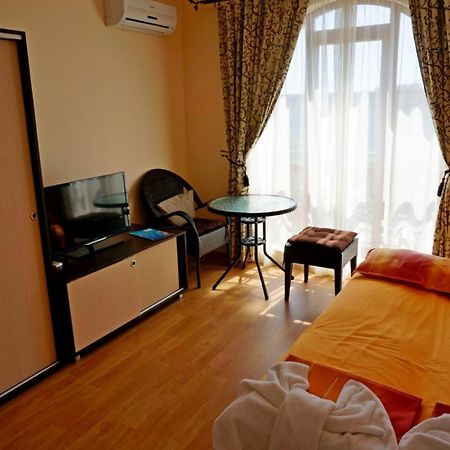 Gt Villa Astoria Apartments Елените Экстерьер фото