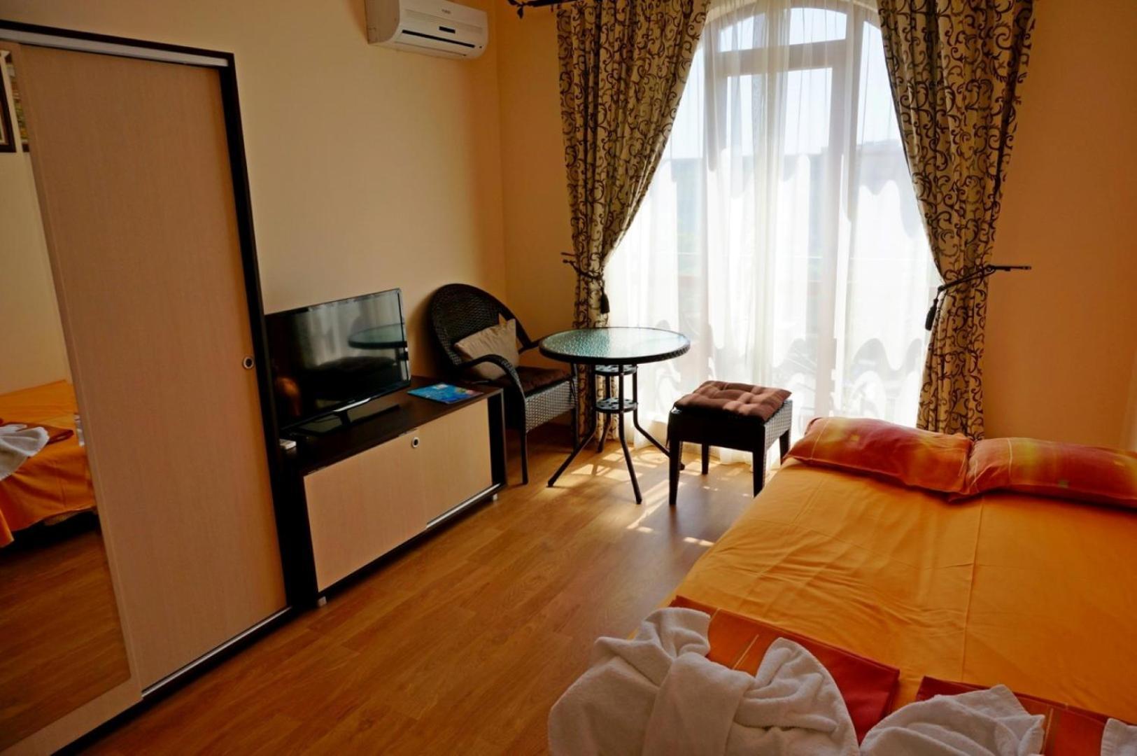 Gt Villa Astoria Apartments Елените Экстерьер фото